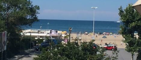 Vue sur la plage ou l’océan