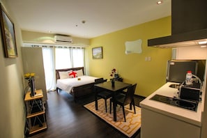 Studio Unit + Wi-Fi @Knightsbridge 0606