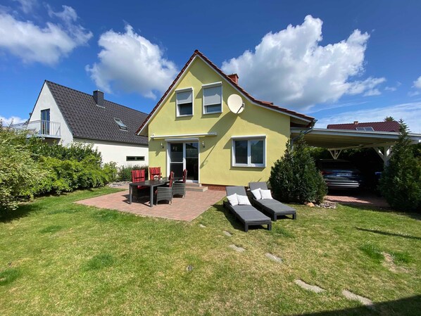 Garten vom Ferienhaus Uns lütt HUs