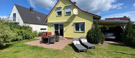 Garten vom Ferienhaus Uns lütt HUs