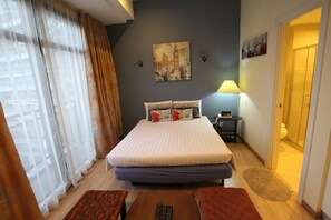 Gorgeous Studio unit@Knightsbridge 3906A