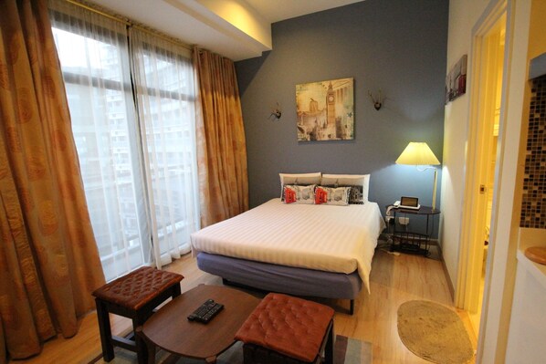 Gorgeous Studio unit@Knightsbridge 3906A