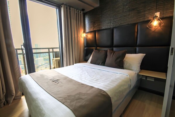 1-BR Unit @ Knightsbridge 4510