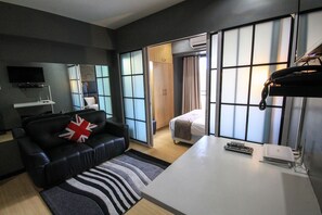 1-BR Unit @ Knightsbridge 4510