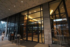 Studio Unit @ Knightsbridge w/ Free Wifi