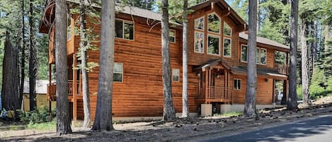 This gorgeous cabin nestled in the pines has over 2000 square feet of space and enough room to sleep up to eight people.
