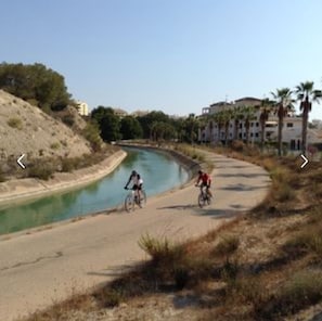Canal great for walkers/runnners/cyclists