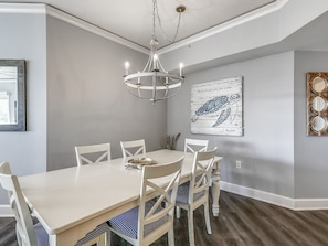 Dining Table with Seating for Six at 6207 Hampton Place