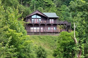 Wears Valley luxury cabins are great cabins in the smokies.