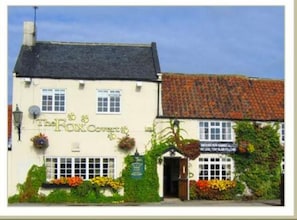 Fox Covert Pub