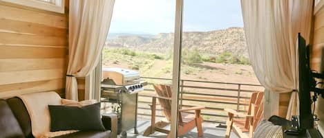 Your southern Utah vacation will be filled with magical moments when you stay at Moon Lily, Escalante Escapes! This luxury tiny home offers 2 bedrooms, sleeps up to 6, and is located only minutes from Grand Staircase-Escalante National Monument.