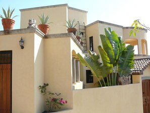 Casa del Viento Entry