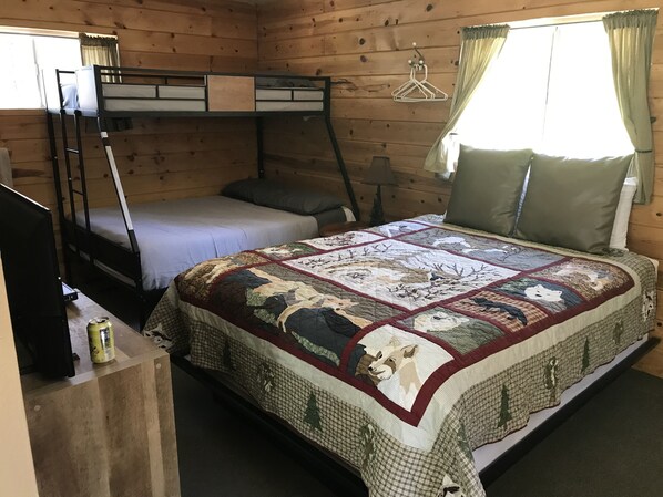 Queen bed, double bed, single bunk