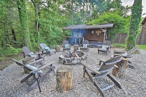 Fire Pit w/ Seating