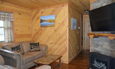 The Cozy Cabin 2 Bedrooms 1 Bath is the perfect romantic getaway in the country