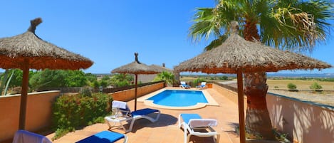 Finca with pool for rent in Mallorca