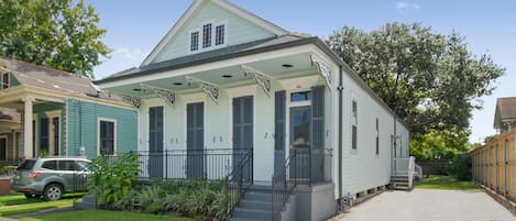 Beautiful, 441 Angela Street in Old Arabi! Our driveway fits three vehicles.