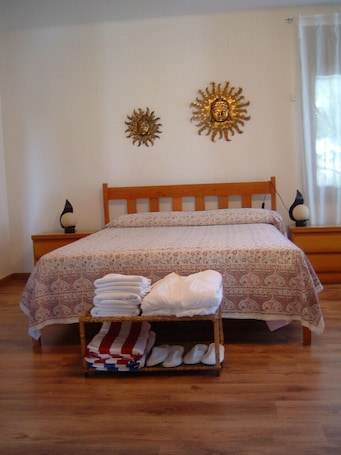Grosszügiges Schlafzimmer