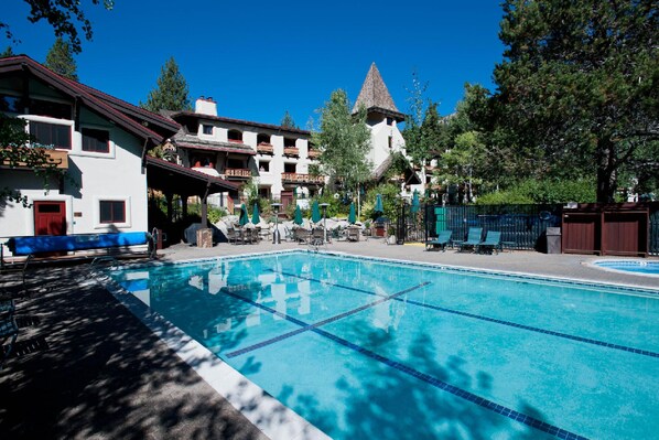 Large pool and multiple hot tubs open all year round!