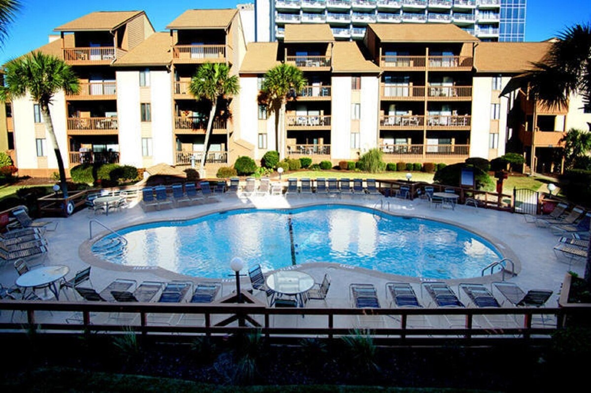 Anchorage II 205 Lovely 2 Bedroom Condo With Great Ocean Views and Outdoor Swimming Pool
