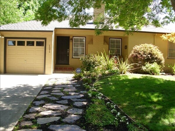 Nice landscaped yard in the front and back.