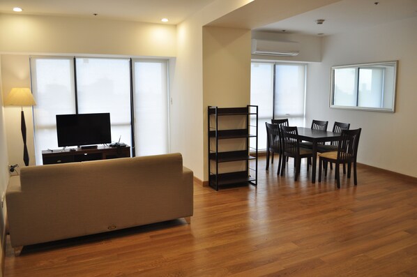 Spacious 2-Bedroom Deluxe @ Milano 808