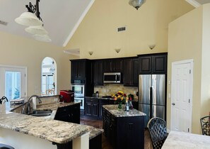 Full kitchen