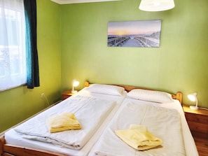 2-R-Whg. 12 -Schlafzimmer