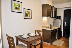 1BR Superior + Pool & GYM @Milano 3302D