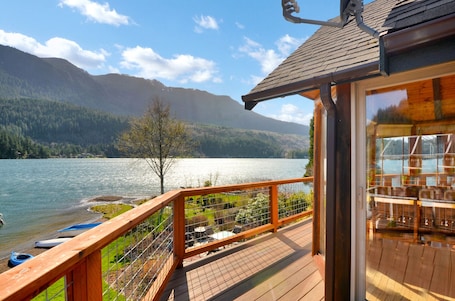 Perched perfectly above the lake for sweeping 180 degree lake & mountain views.