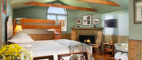 King bed, 2 comfy bunks, gas fireplace and whirlpool with kitchenette & bathroom