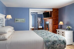 King bed, Comphy sheets, electric fireplace, Dish TV 