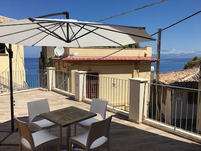 appartamento nuovo con terrazza vista mare