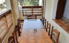 Outdoor dining