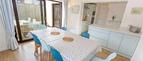 Spacious dining area in Croyde