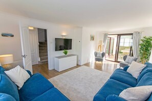 Family gathering Lounge Rockpool Croyde
