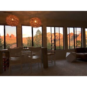 Sunset photo from the living room.
Breath taking view help to enjoy after hiking