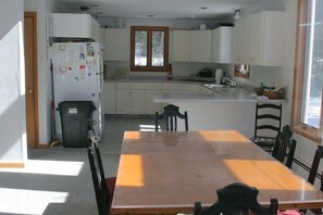 Kitchen / Dining area