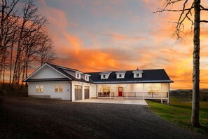 The expansive views and vineyard at your doorstop is magical. It is a great base for vineyards, cycling, horseback riding, and a day trip to the coast