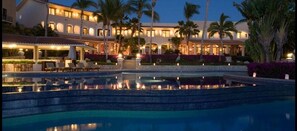 Enjoy Exclusive Casa Del Mar Hotel with access to the Restaurant, Bars and Spa
