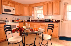 Cook at your leisure in the guesthouse's fully equipped kitchen. 