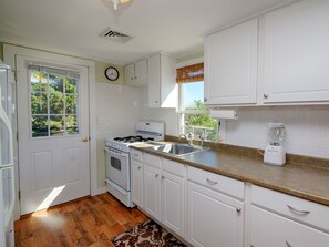 "Wooden Deck" kitchen