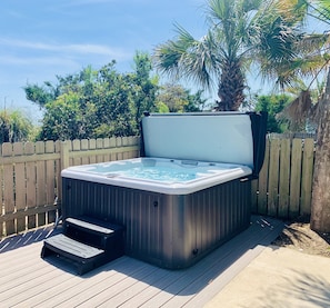 Hot tub- your relaxation awaits !