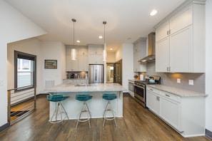 Fully equipped kitchen, with modern design