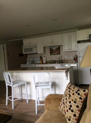 Kitchen w/ Island