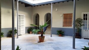 Traditional Patio