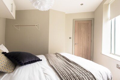 The New Bond Street Loft - Modern 1BDR City Centre Apartment