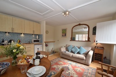 Studio 22 is the perfect romantic retreat in the pretty town of Rye, East Sussex