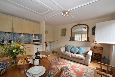 Studio 22 is the perfect romantic retreat in the pretty town of Rye, East Sussex