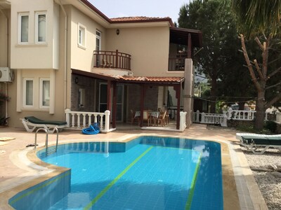Sunny Villa Jaska, one minute level walk to dolmus bustop and local supermarket